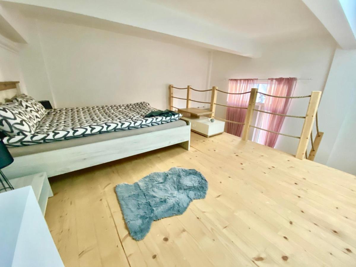 Appartamento Sweet cozy studio ultracentral NEW Cluj-Napoca Esterno foto